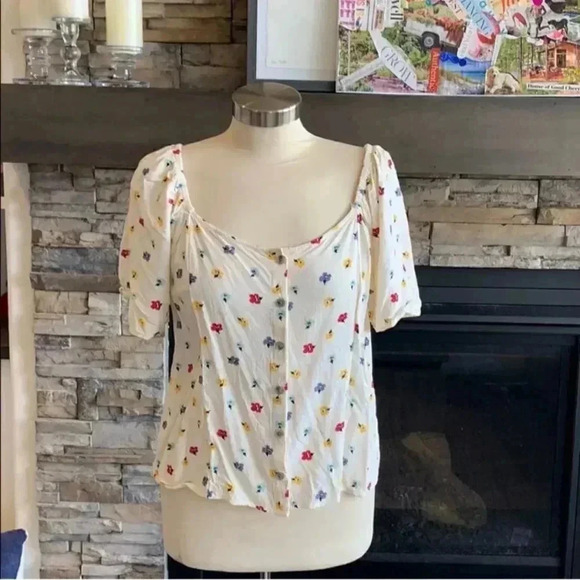 Madewell Floral Short Sleeve Ruched Button Up Top - Picture 3 of 6